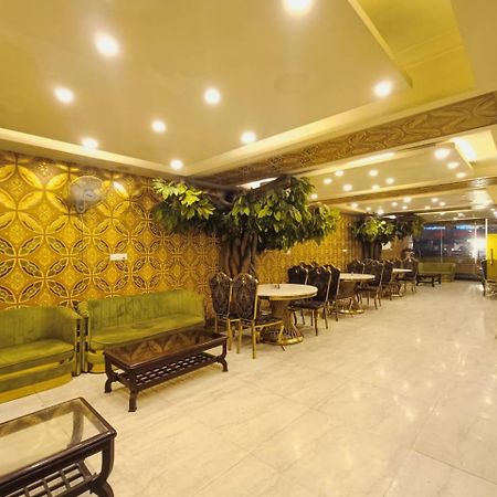 Hotel Waterfall Paschim Vihar Delhi Exteriör bild
