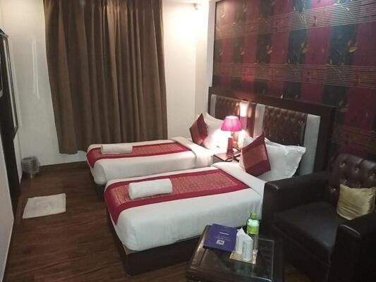 Hotel Waterfall Paschim Vihar Delhi Exteriör bild