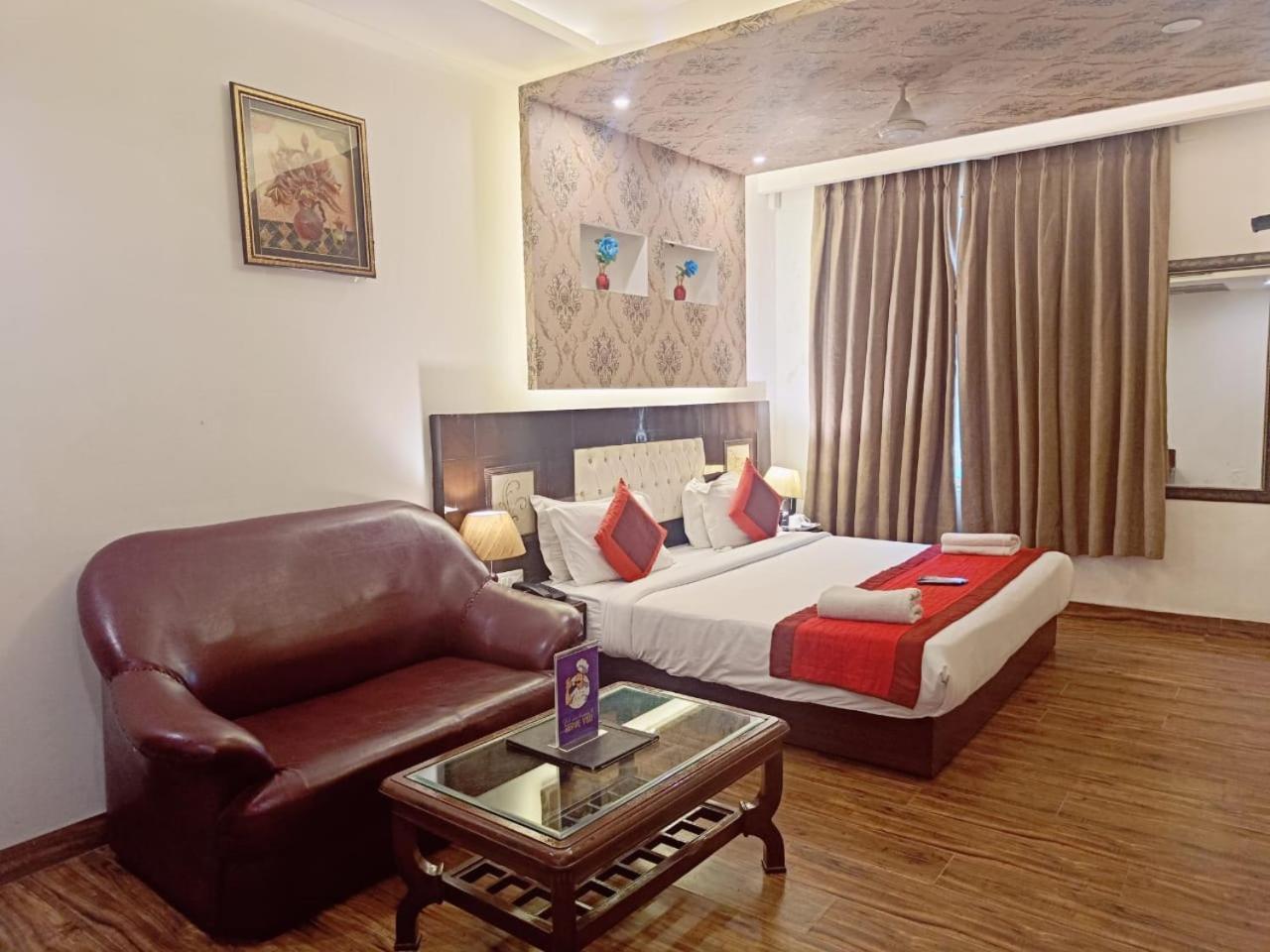 Hotel Waterfall Paschim Vihar Delhi Exteriör bild